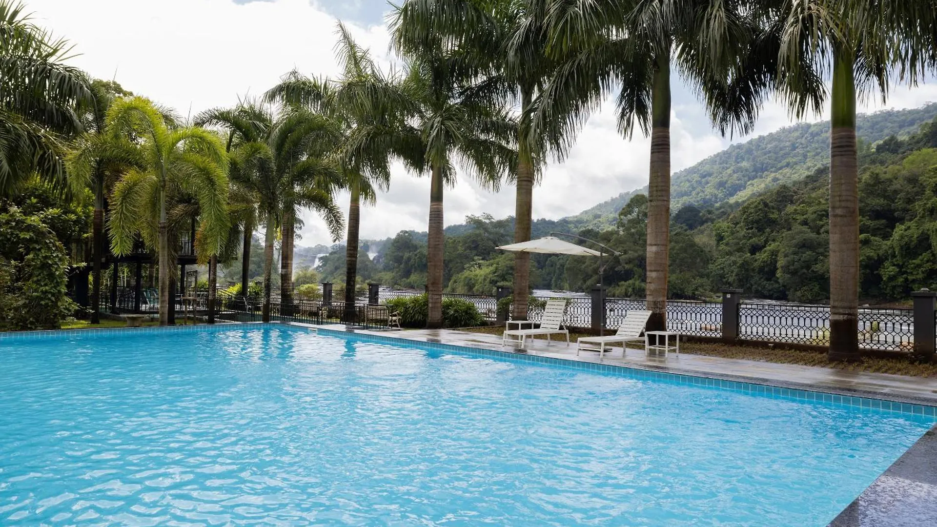 Casa Rio Resorts Athirappilly 4*,  India